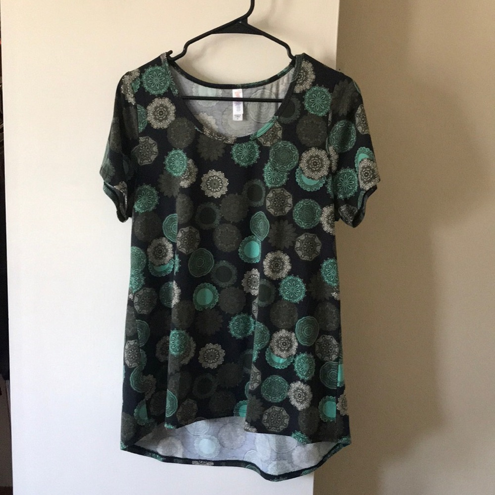 LuLaRoe Classic Tee M